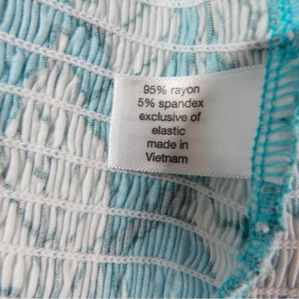 LANE BRYANT Vibrant Soft Stretch Floral Smocked Top in Teal/White  Size 18/20 - Picture 7 of 8